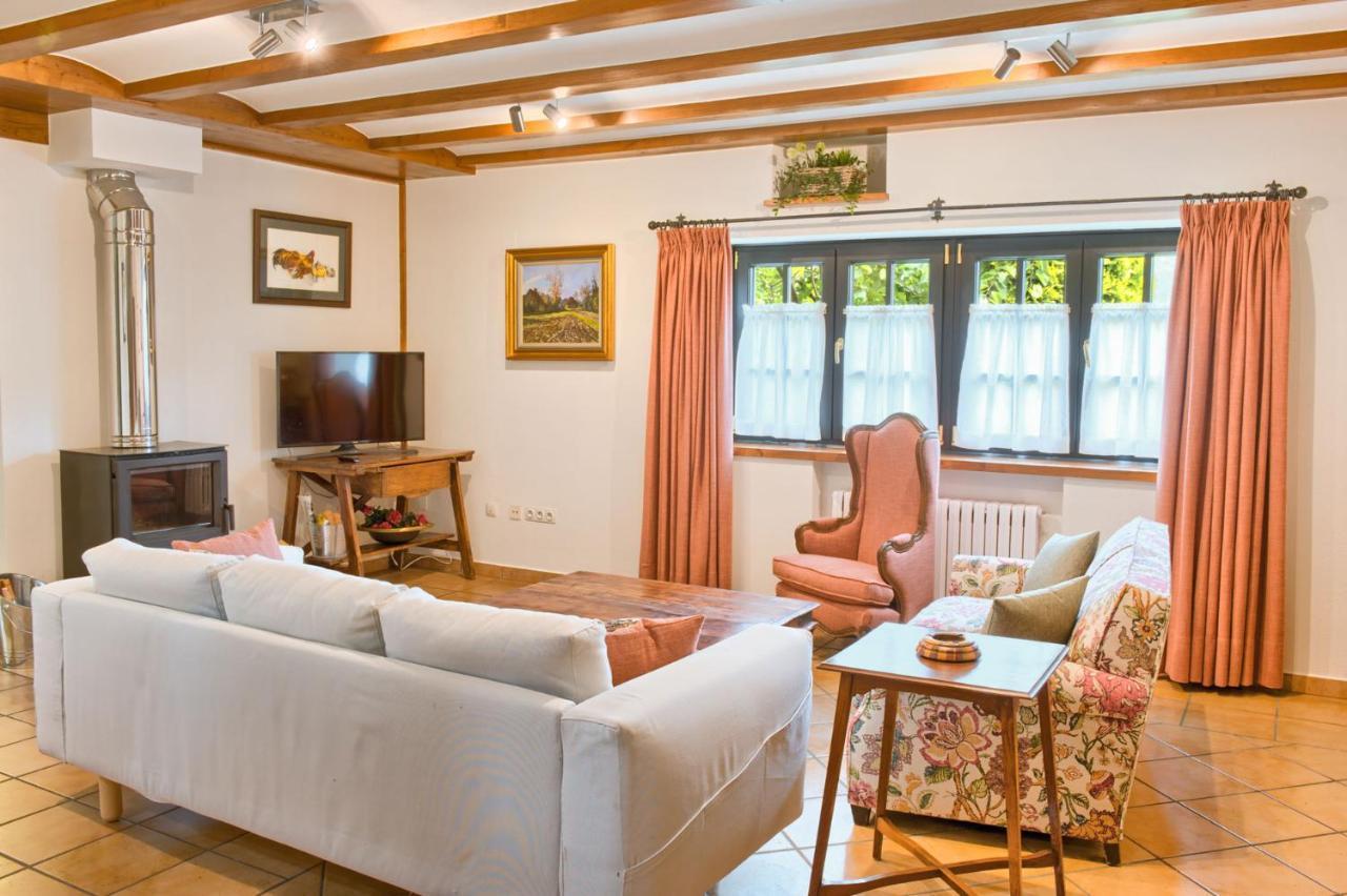 Casas Rurales El Llugaron Miravalles 外观 照片