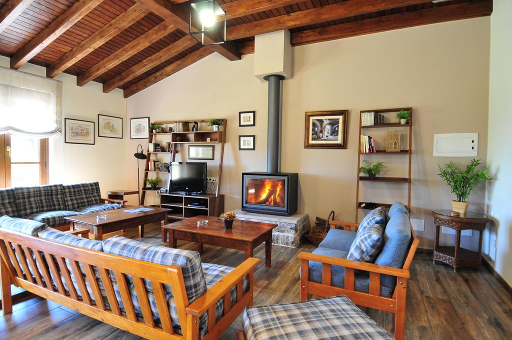 Casas Rurales El Llugaron Miravalles 外观 照片