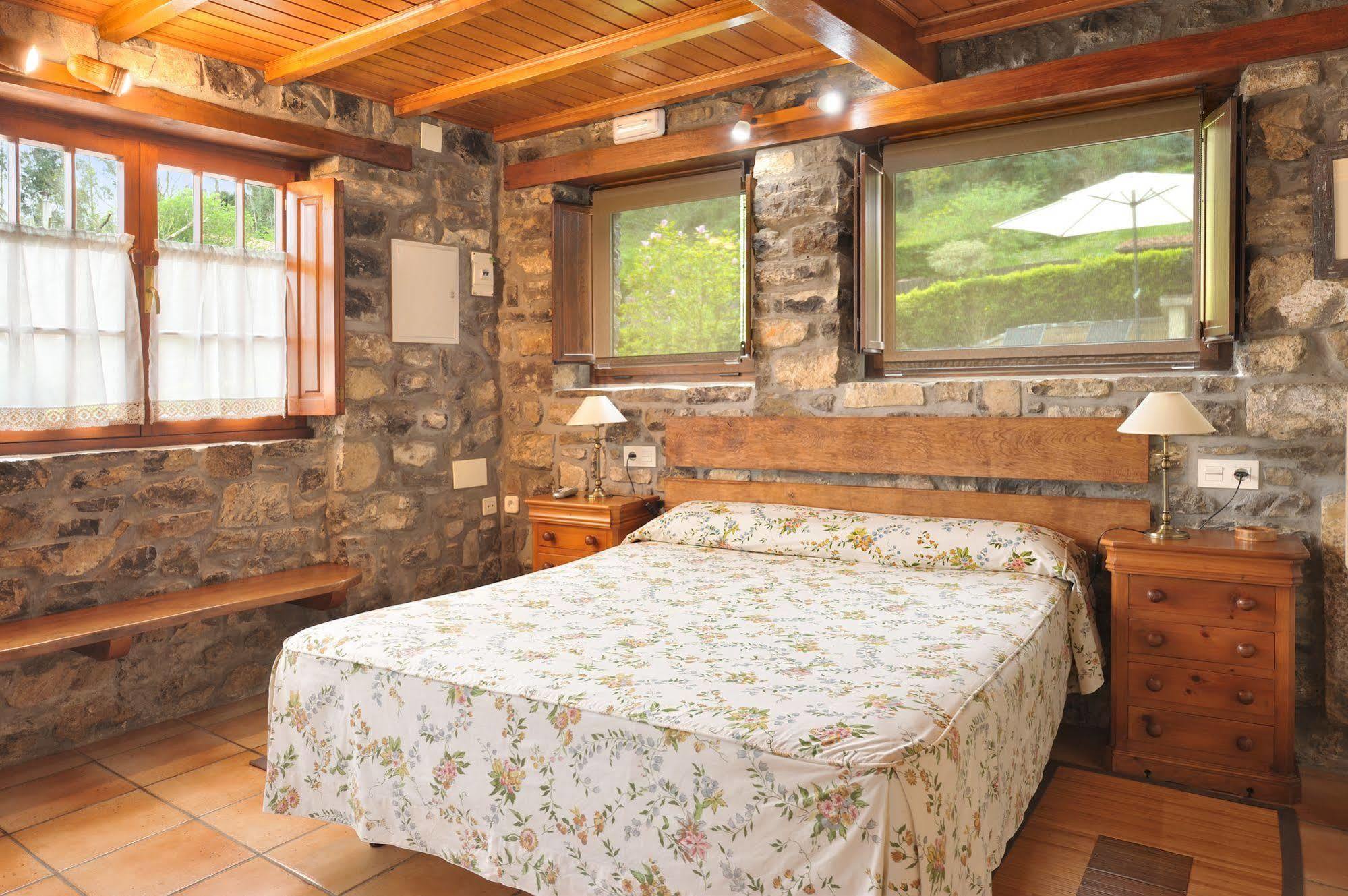 Casas Rurales El Llugaron Miravalles 外观 照片