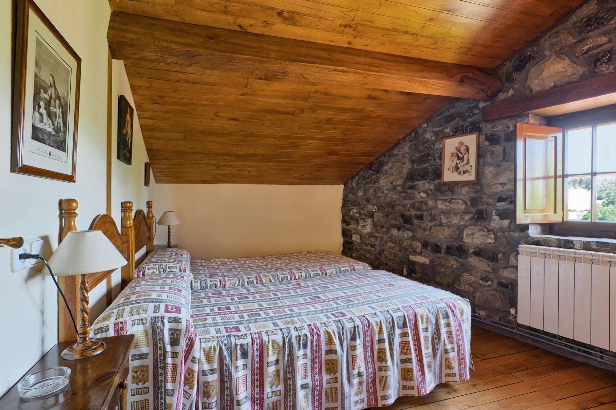 Casas Rurales El Llugaron Miravalles 外观 照片