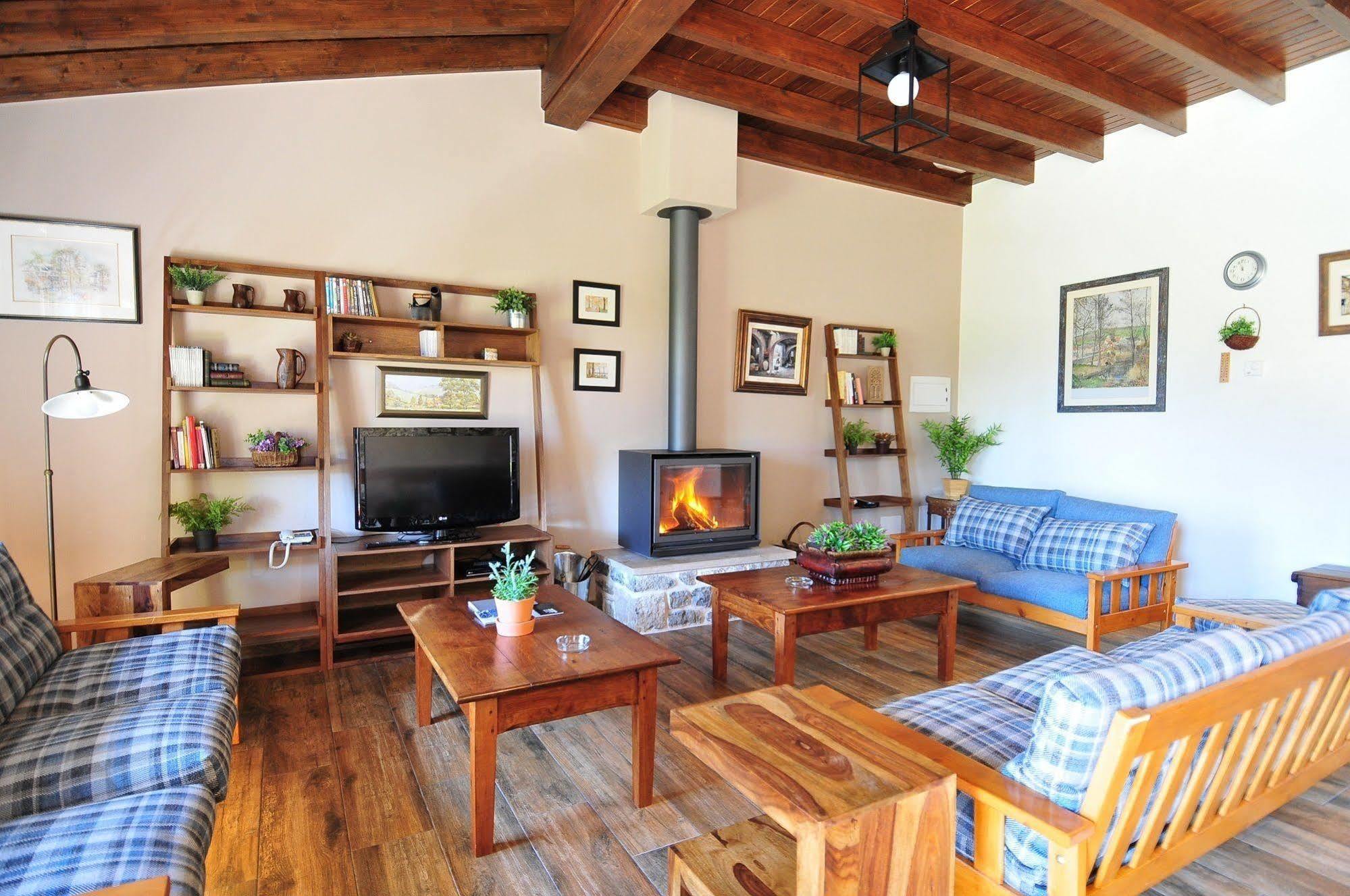 Casas Rurales El Llugaron Miravalles 外观 照片